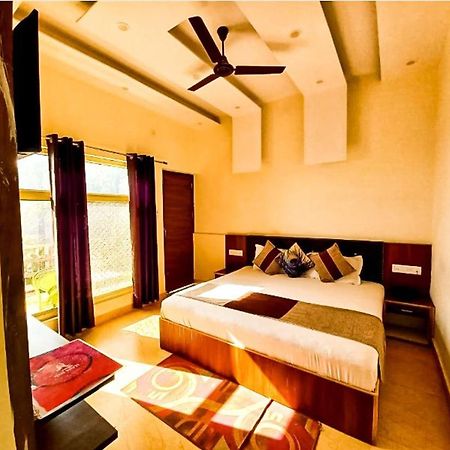 Sunny Pines Resort Lansdowne Buitenkant foto