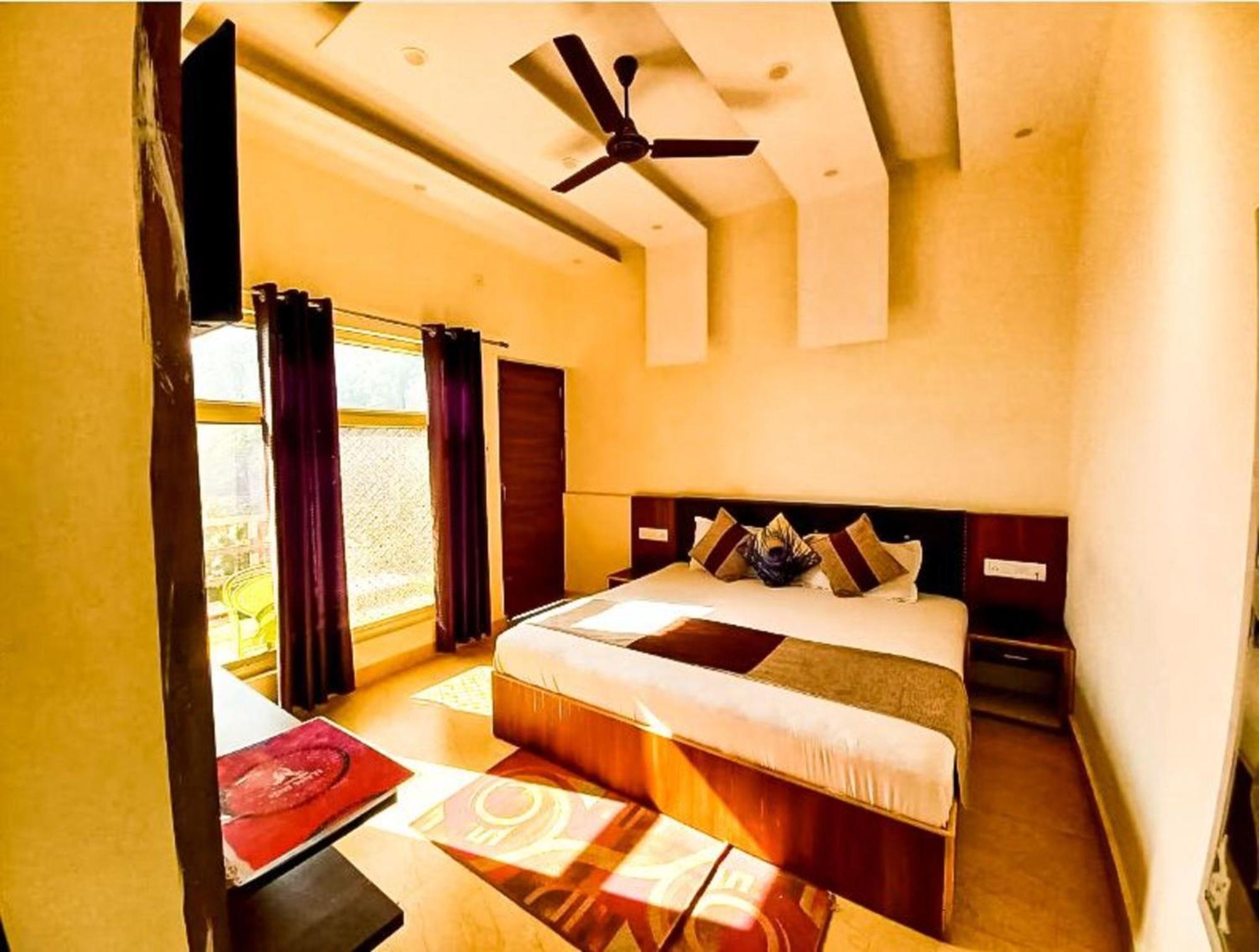Sunny Pines Resort Lansdowne Buitenkant foto