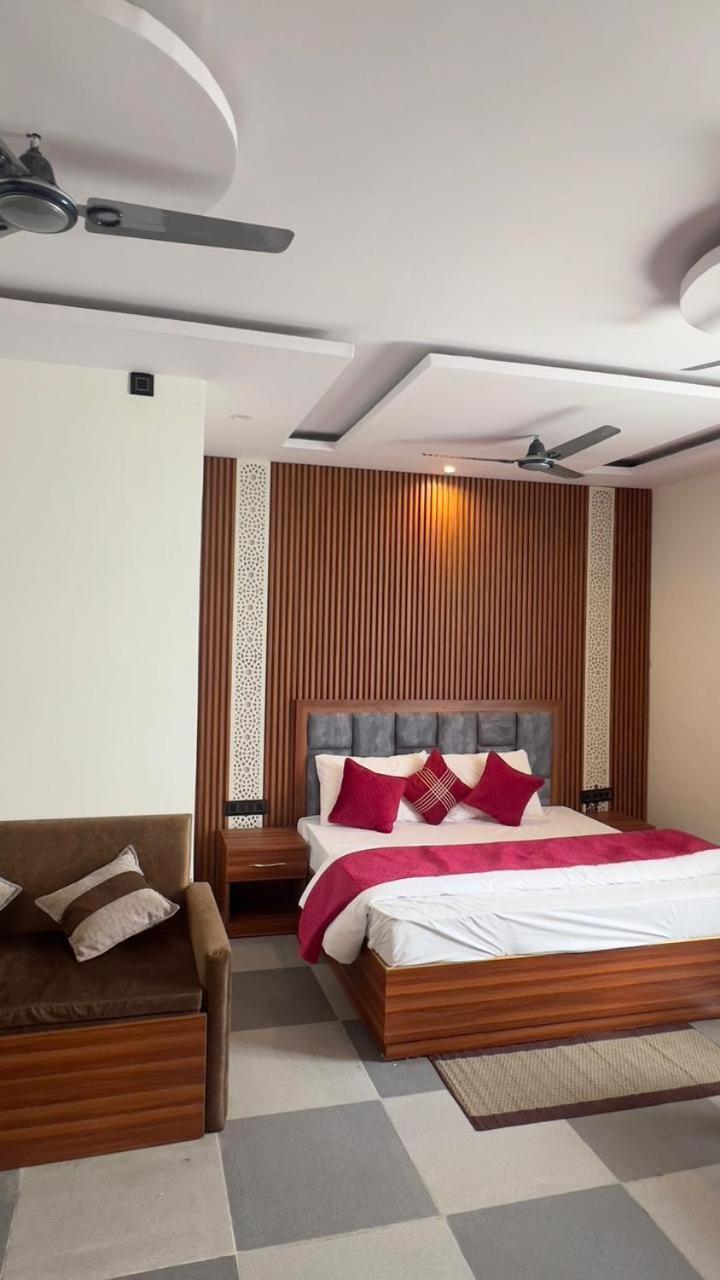 Sunny Pines Resort Lansdowne Buitenkant foto